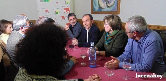 Izquierda Unida propone un impuesto a las grandes superficies y regular el período de rebajas