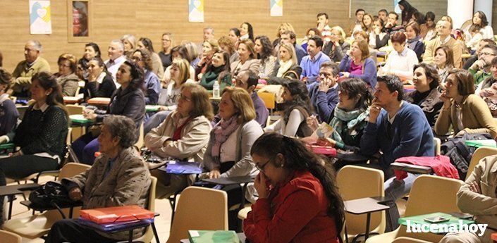 El 'Marqués' de Comares acoge la Jornada de Escuela de Padres "Educar con humor" (fotos)