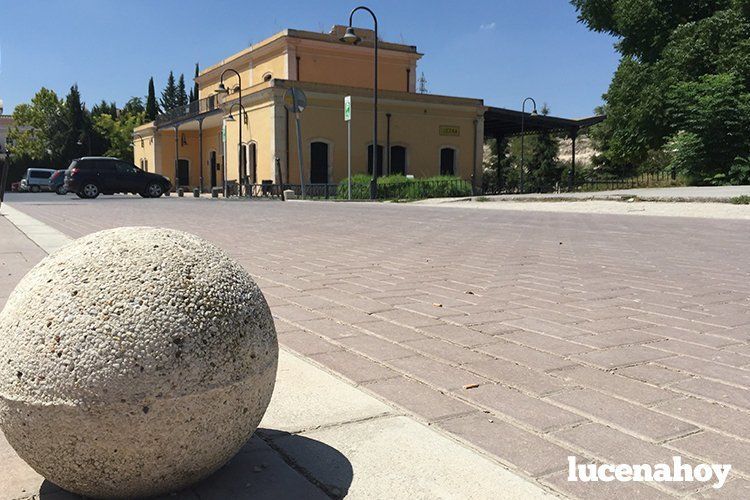 Uno de los edificios de la estación de Lucena Uno de los edificios de la estación de Lucena