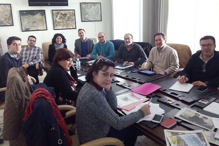 Un momento de la reunión Un momento de la reunión