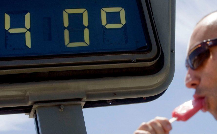 Los termómetros subirán por encima de los 40º hoy y mañana. Es importante hidratarse Los termómetros subirán por encima de los 40º hoy y mañana. Es importante hidratarse