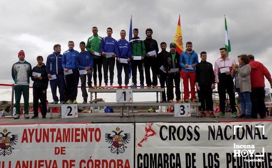 Podio completo del Cross Nacional Comarca de Los Pedroches. Foto: Deporte Jarote Podio completo del Cross Nacional Comarca de Los Pedroches. Foto: Deporte Jarote
