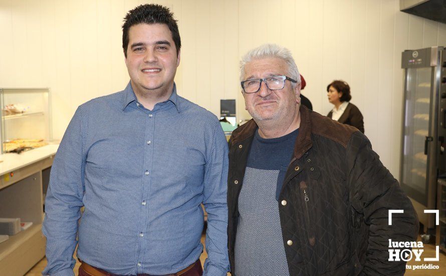Juan Guardeño y Juan Guardeño, padre e hijo, dos generaciones dedicadas a la panadería Juan Guardeño y Juan Guardeño, padre e hijo, dos generaciones dedicadas a la panadería