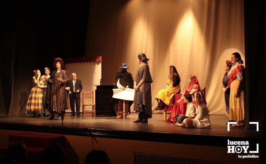 Un momento de la puesta en escena de la obra "La zapaterita de mi corazón" Un momento de la puesta en escena de la obra "La zapaterita de mi corazón"