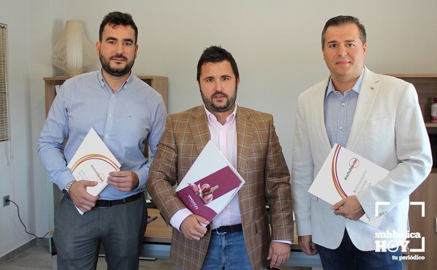 Los propietarios de Proaco junto al gerente de Enchufe Solar, Daniel Montilla Los propietarios de Proaco junto al gerente de Enchufe Solar, Daniel Montilla