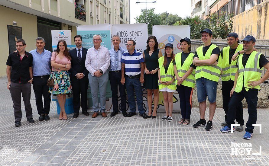 Autoridades, trabajadores, monitores y responsables de AMFE y La Caixa, esta mañana durante la presentación del programa Autoridades, trabajadores, monitores y responsables de AMFE y La Caixa, esta mañana durante la presentación del programa