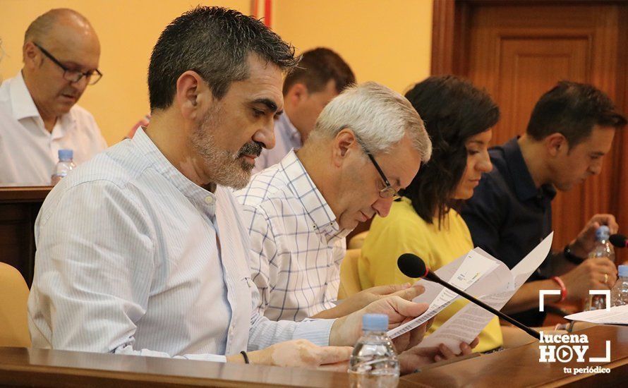 Miguel y Carlos Villa en un pleno municipal