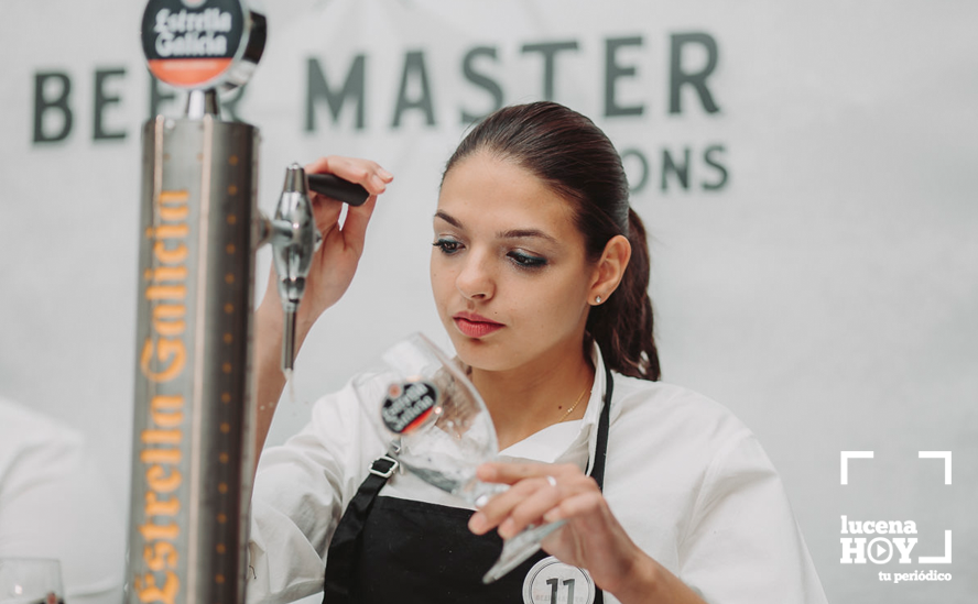 Inmaculada Solano tirando una caña durante el concurso Inmaculada Solano tirando una caña durante el concurso