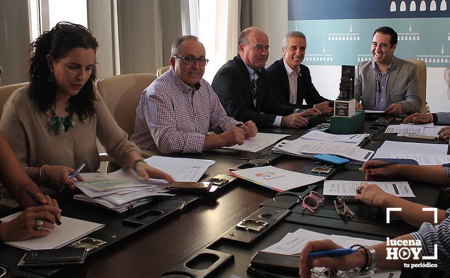 Un momento de la asamblea, presidida por el alcalde de Alcalá la Real, Carlos Hinojosa Un momento de la asamblea, presidida por el alcalde de Alcalá la Real, Carlos Hinojosa