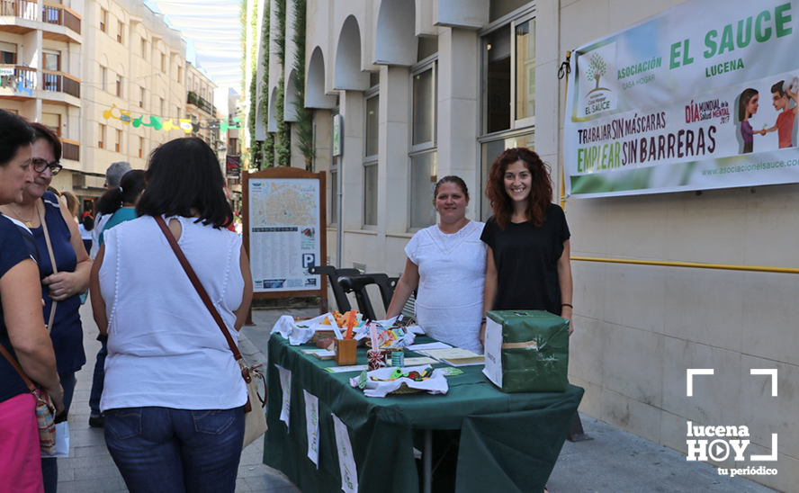 Mesa informativa instalada esta mañana por El Sauce junto al ayuntamiento de Lucena Mesa informativa instalada esta mañana por El Sauce junto al ayuntamiento de Lucena