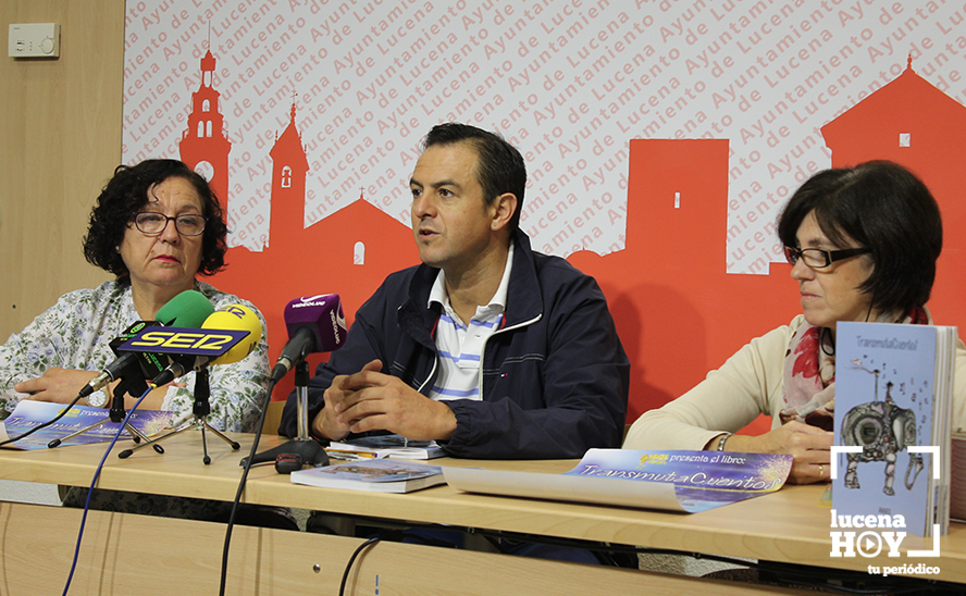 Un momento de la presentación del libro en el Ayuntamiento de Lucena Un momento de la presentación del libro en el Ayuntamiento de Lucena