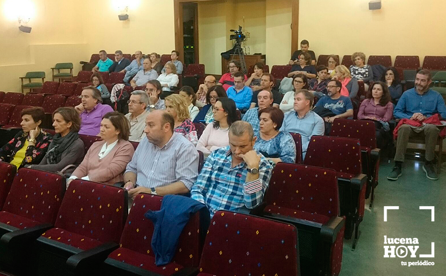 Trabajadores municipales presentes en el pleno municipal de ayer Trabajadores municipales presentes en el pleno municipal de ayer