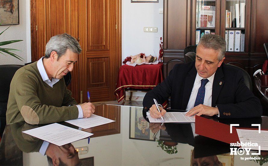 Francisco de Mora y Juan Pérez han firmado el acuerdo Francisco de Mora y Juan Pérez han firmado el acuerdo