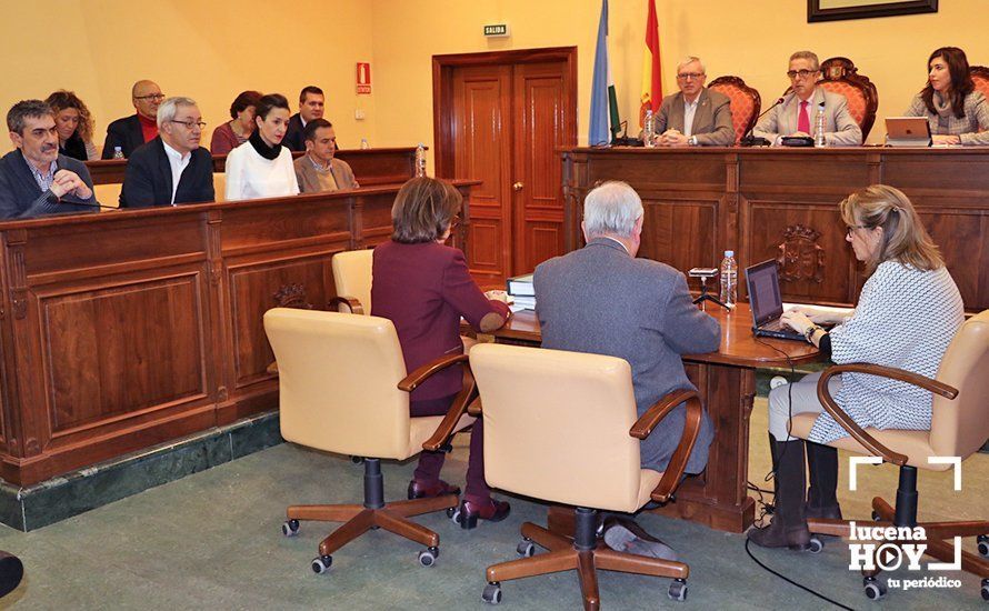 Una imagen del pleno municipal celebrado hoy en el Ayuntamiento de Lucena Una imagen del pleno municipal celebrado hoy en el Ayuntamiento de Lucena