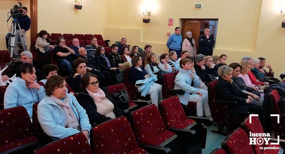 Trabajadores municipales en el pleno celebrado ayer Trabajadores municipales en el pleno celebrado ayer