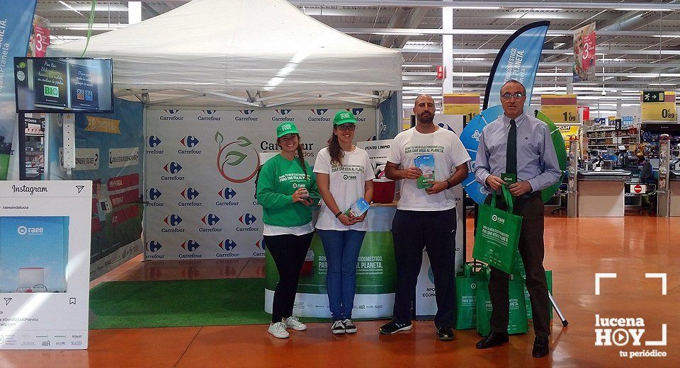 Stand de la campaña en el centro comercial Carrefour Lucena, esta mañana Stand de la campaña en el centro comercial Carrefour Lucena, esta mañana