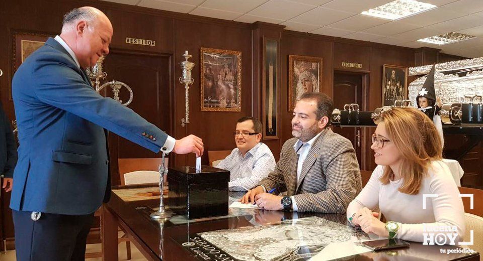 Jesús Díaz Torres ejerce su derecho al voto Jesús Díaz Torres ejerce su derecho al voto
