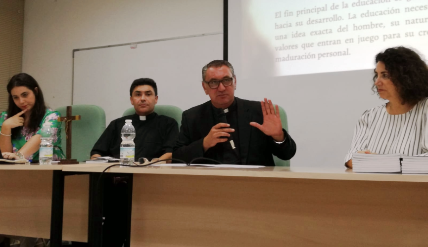 Un momento de la presentación del libro Un momento de la presentación del libro