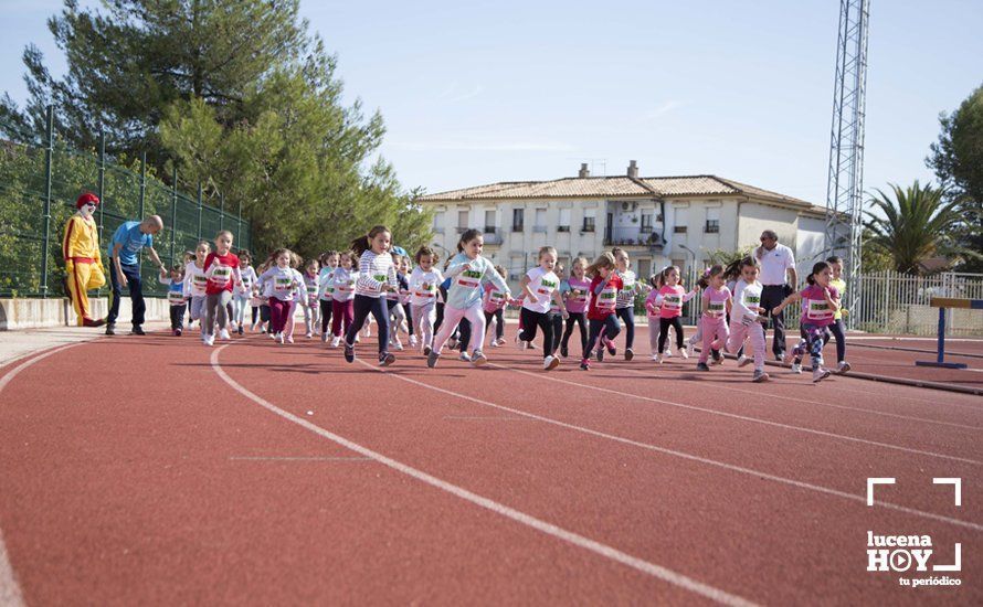 Una carrera infantil en la pista de atletismo municipal. Archivo Una carrera infantil en la pista de atletismo municipal. Archivo