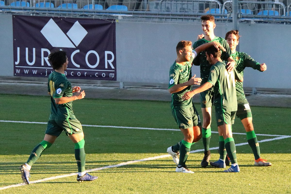 Los jugadores del Betis Deportivo celebran un gol en el Estadio Ciudad de Lucena. Foto: Real Betis Balompié Los jugadores del Betis Deportivo celebran un gol en el Estadio Ciudad de Lucena. Foto: Real Betis Balompié