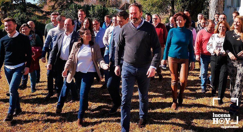 Adolfo Molina, presidente provincial del PP, junto a los candidatos del Pp en los municipios de la provincia. A la izquierda, Paco Huertas, candidato en Lucena. Adolfo Molina, presidente provincial del PP, junto a los candidatos del Pp en los municipios de la provincia. A la izquierda, Paco Huertas, candidato en Lucena.