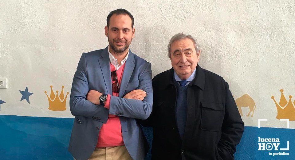 Daniel Arco, nuevo presidente de la Peña Amigos de los Magos, junto a su padre, que también presidió este colectivo durante dieciséis años. Daniel Arco, nuevo presidente de la Peña Amigos de los Magos, junto a su padre, que también presidió este colectivo durante dieciséis años.