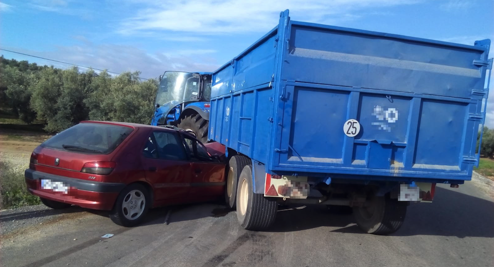 Accidente en Lucena con acuatro heridos. Foto: 061 Córdoba Accidente en Lucena con acuatro heridos. Foto: 061 Córdoba