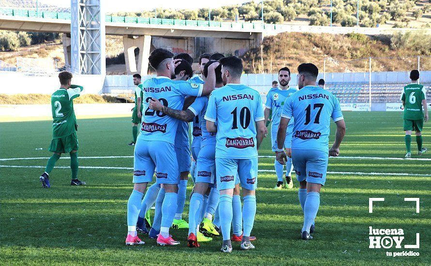 Los jugadores del Ciudad de Lucena celebran el primer gol del partido Los jugadores del Ciudad de Lucena celebran el primer gol del partido