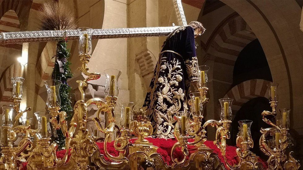 Ntro. Padre Jesús Nazareno en la Mezquita Catedral de Córdoba. Foto: Venarable Archicofradía de Ntro. Padre Jesús Nazareno Ntro. Padre Jesús Nazareno en la Mezquita Catedral de Córdoba. Foto: Venarable Archicofradía de Ntro. Padre Jesús Nazareno