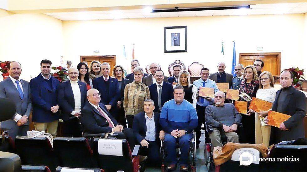 Premiados en esta edición junto a miebros de AMFe y autoridades locales. Premiados en esta edición junto a miebros de AMFe y autoridades locales.