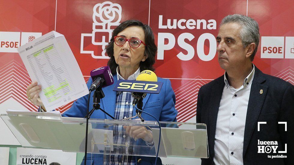 Rosa Aguilar y Juan Pérez, esta mañana en la sede socialista Rosa Aguilar y Juan Pérez, esta mañana en la sede socialista