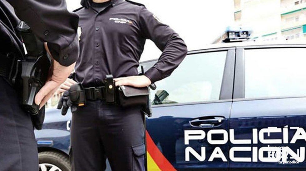 La PolicÃ­a Nacional detiene a dos hombres por un presunto delito de desobed...