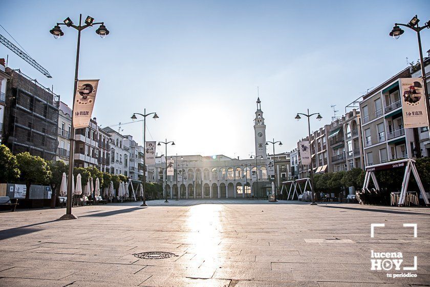 Una imagen de la Plaza nueva vacía, en la tarde de ayer Una imagen de la Plaza nueva vacía, en la tarde de ayer