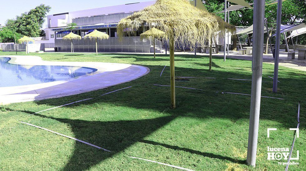 El espacio de la piscina se ha dividido en parcelas de 4x4 metros para garantizar la distancia social El espacio de la piscina se ha dividido en parcelas de 4x4 metros para garantizar la distancia social