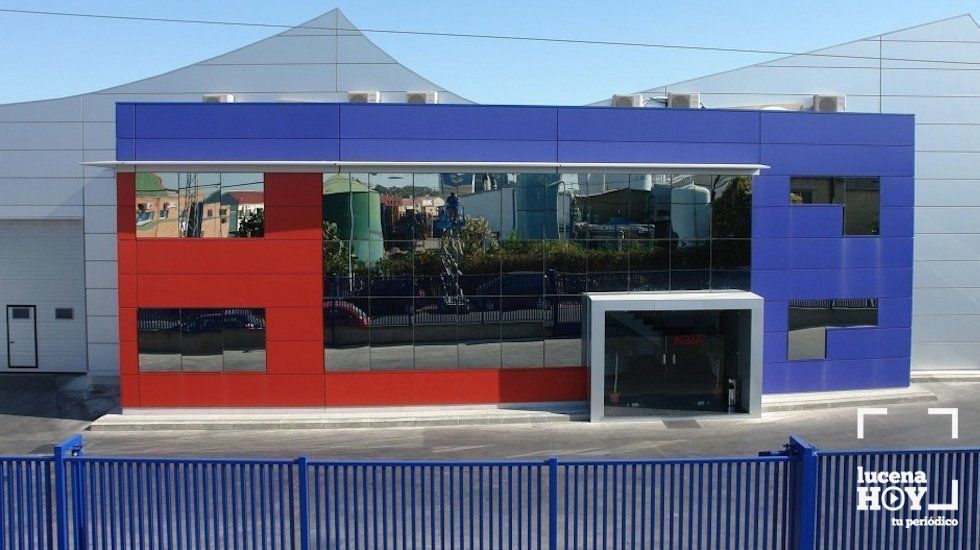 Imagen de la firma sevillana NBM, en la que Enchufe solar ha realizado esta importante instalación fotovoltáica