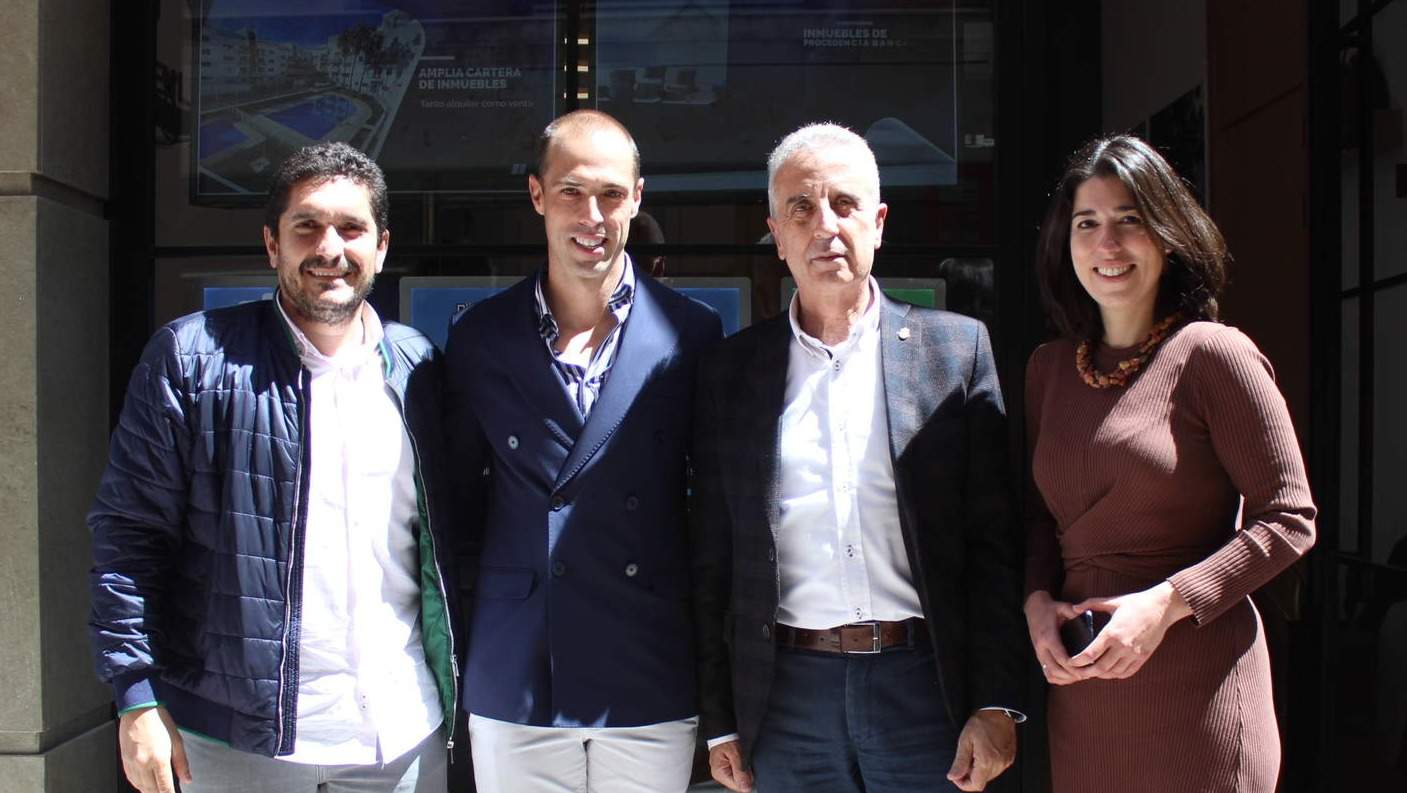  Alberto Lora, Gonzalo Sánchez, Juan Pérez y Teresa Alonso durante la inauguración de GS Inmobiliaria 