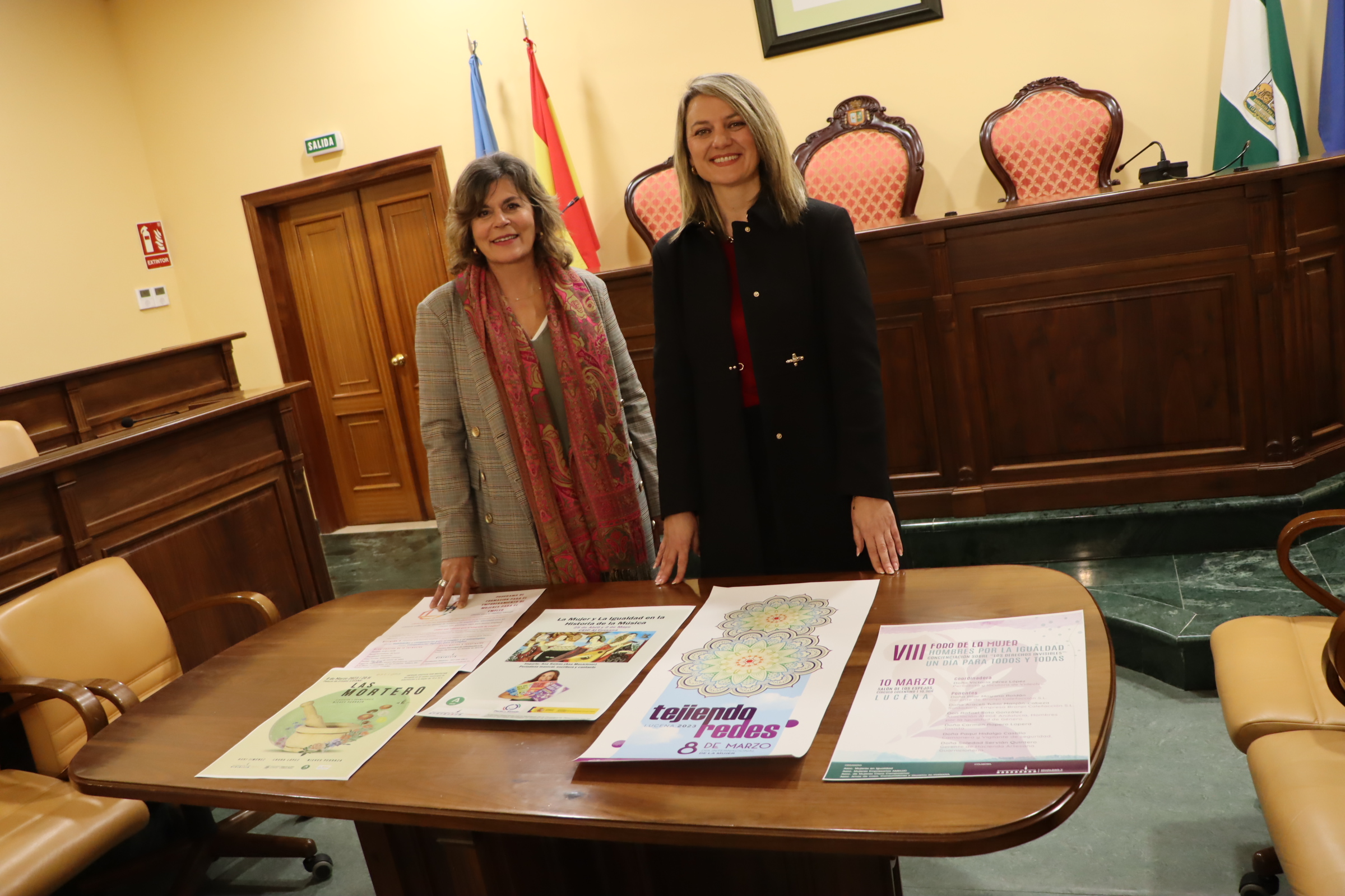 Carmen Gallardo y Lola Llamas durante la presentación del programa de actos del 8M en Lucena