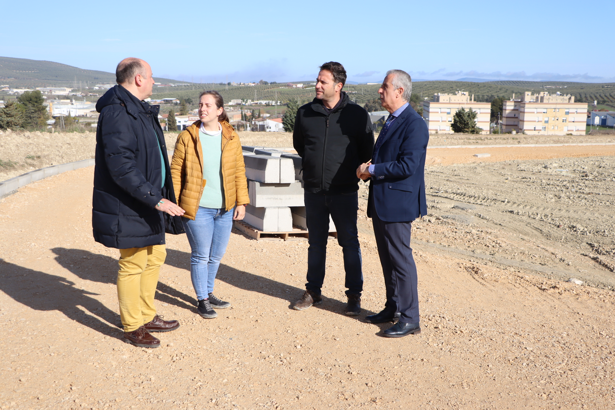 Un momento de la visita realizada a las obras por el alcalde y el edil de Urbanismo junto a la arquitecta María de Tiscar y el responsable de la empresa