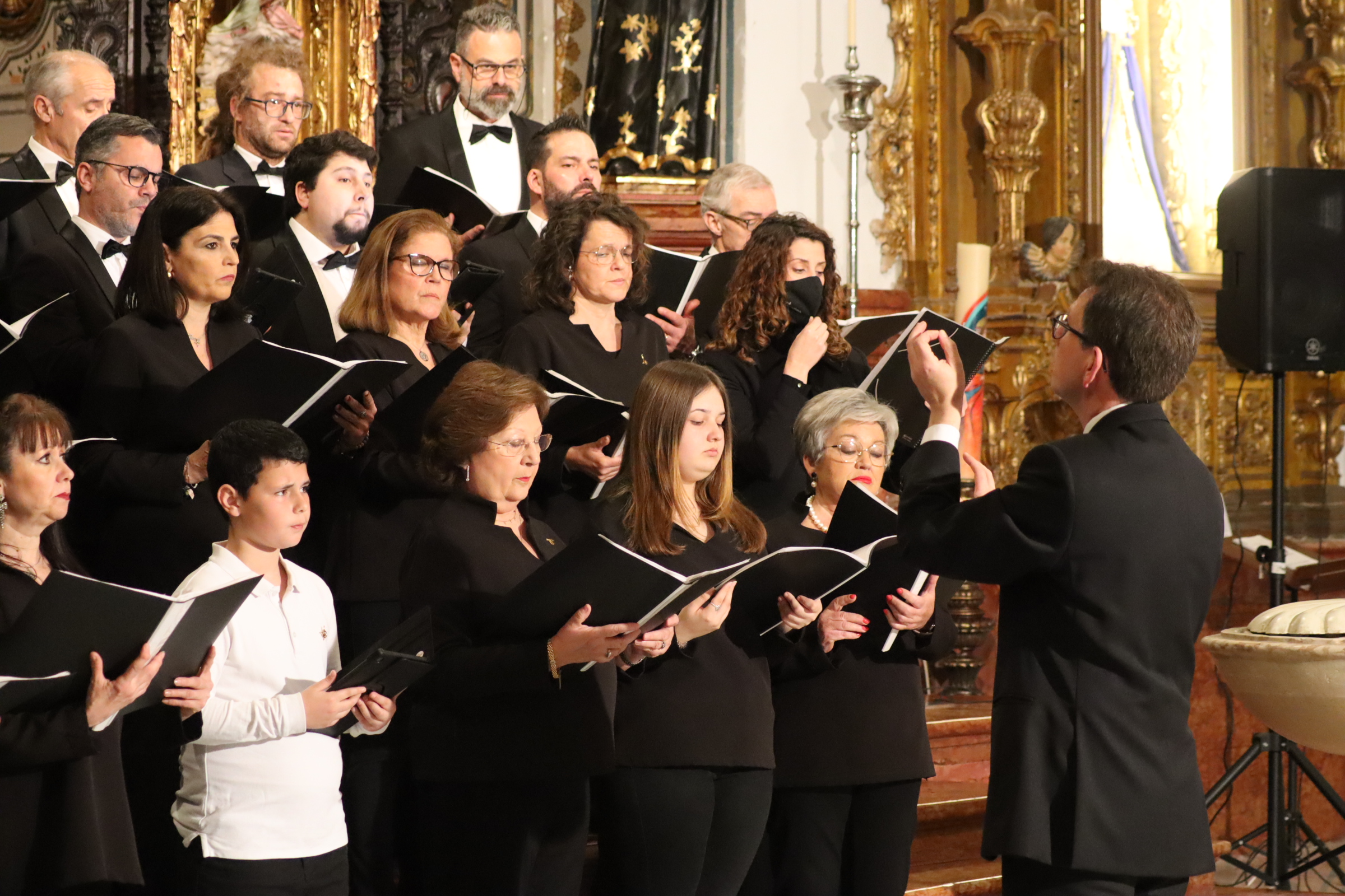 Coral Lucentina: Cantos para el Alma