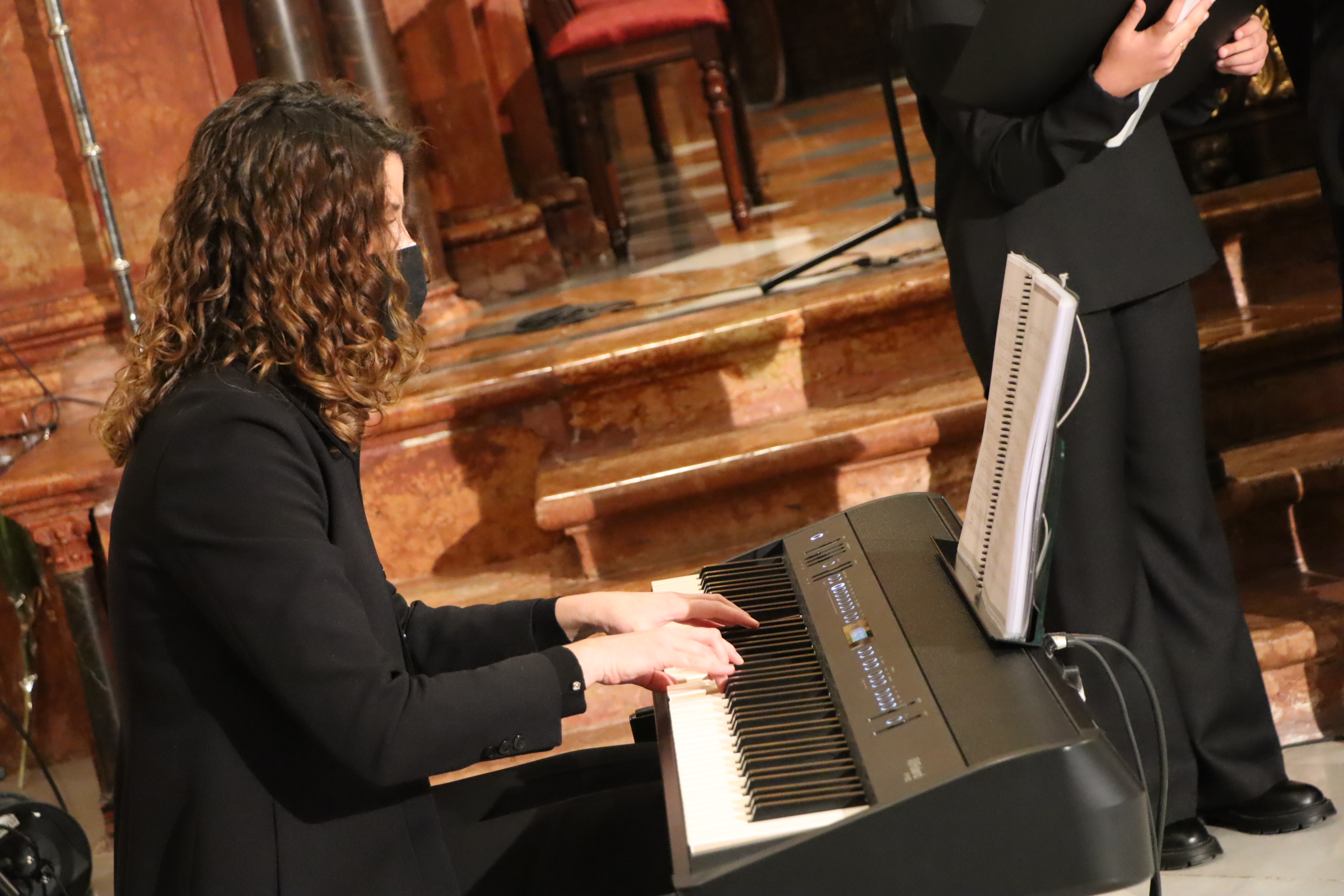 Coral Lucentina: Cantos para el Alma