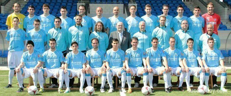  La plantilla del Lucena C.F. se realiza la foto oficial 2012-13 