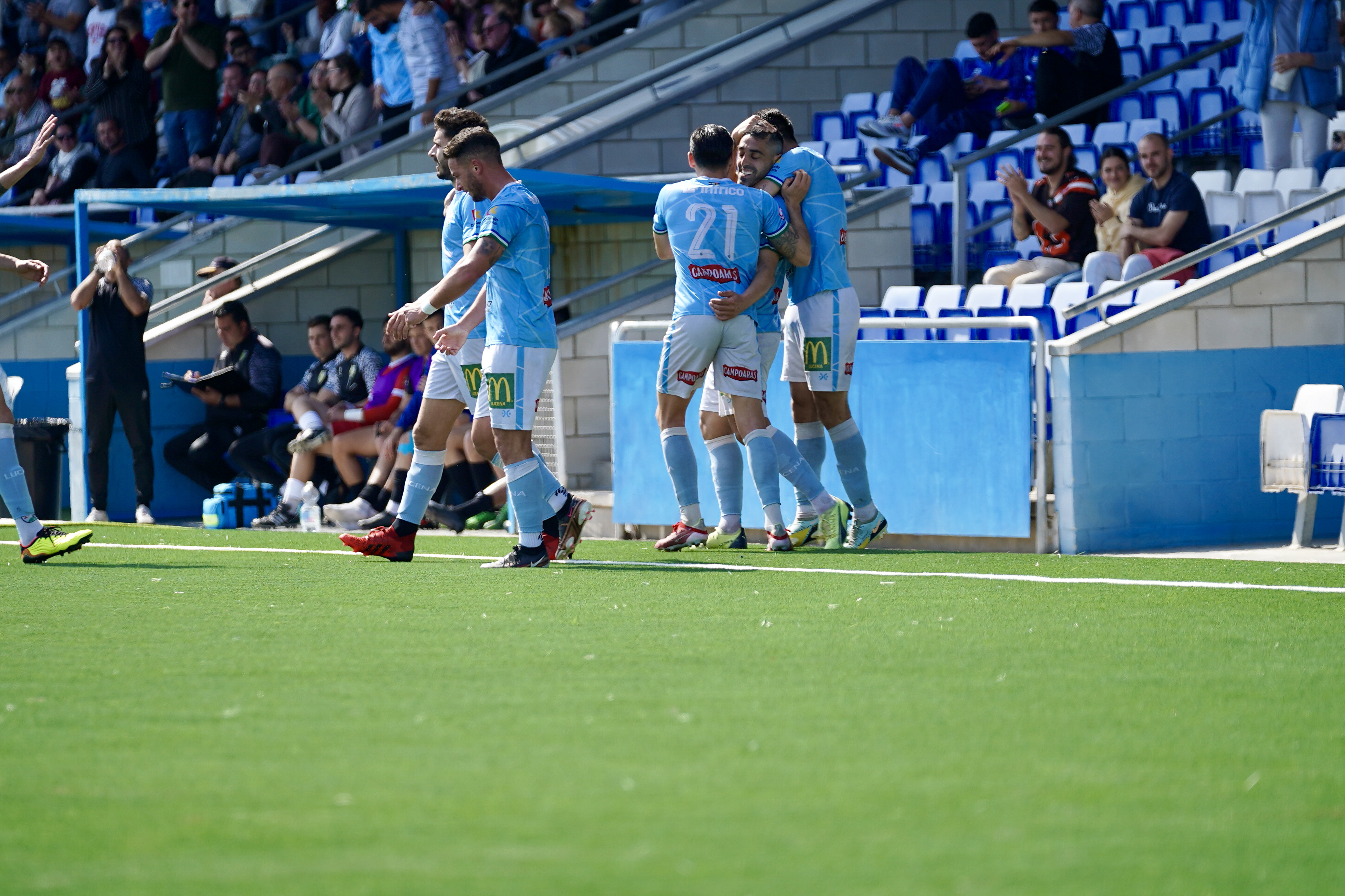 Triunfo agónico del C.D. Ciudad de Lucena en el duelo que le enfrentó al Conil  C.F. - Lucena Noticias