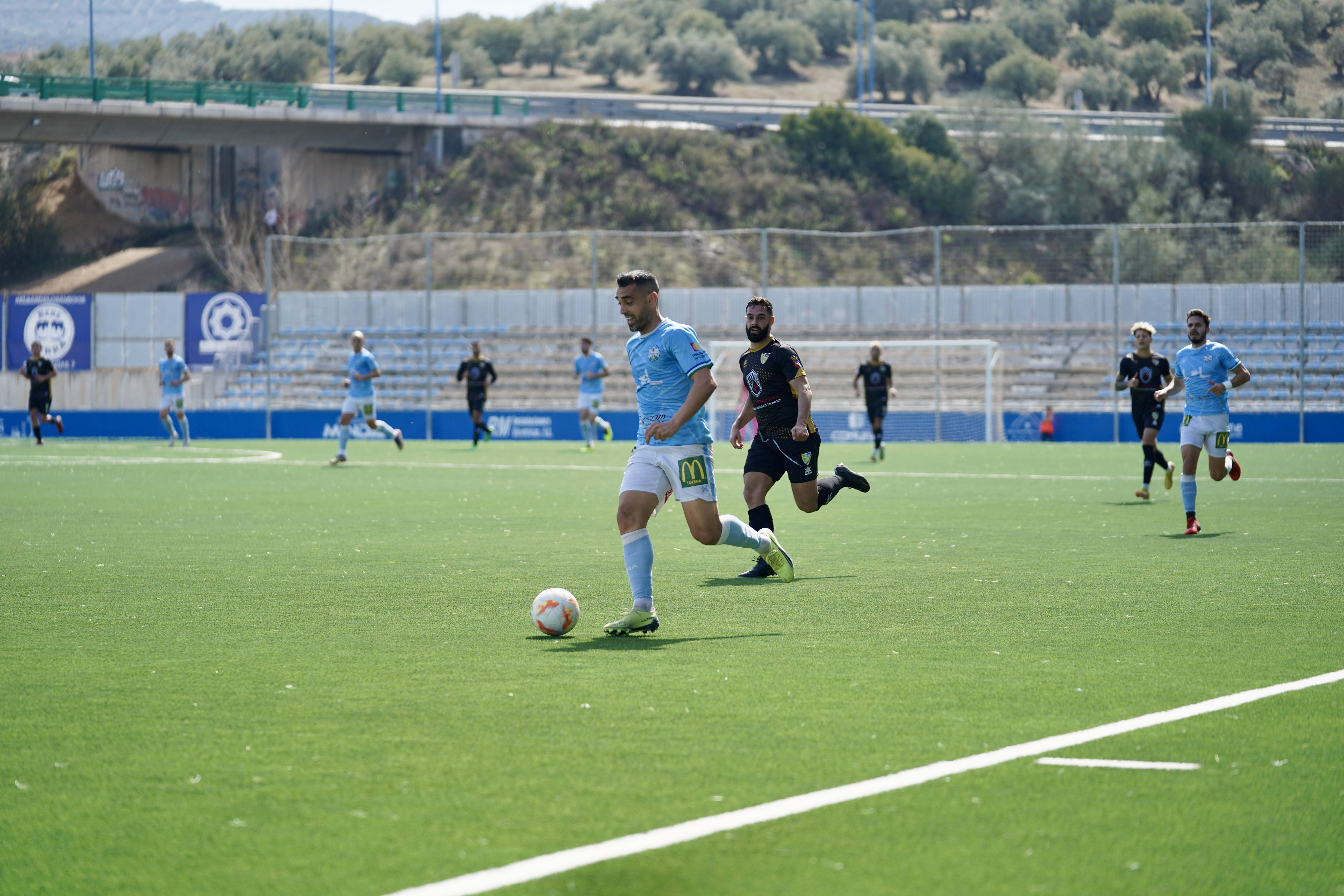 Triunfo agónico del C.D. Ciudad de Lucena en el duelo que le enfrentó al Conil  C.F. - Lucena Noticias