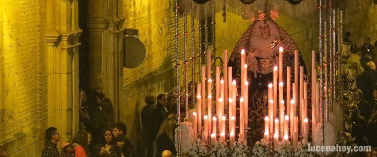  La Soledad recorre las calles de Lucena entre una multitud (fotos) 