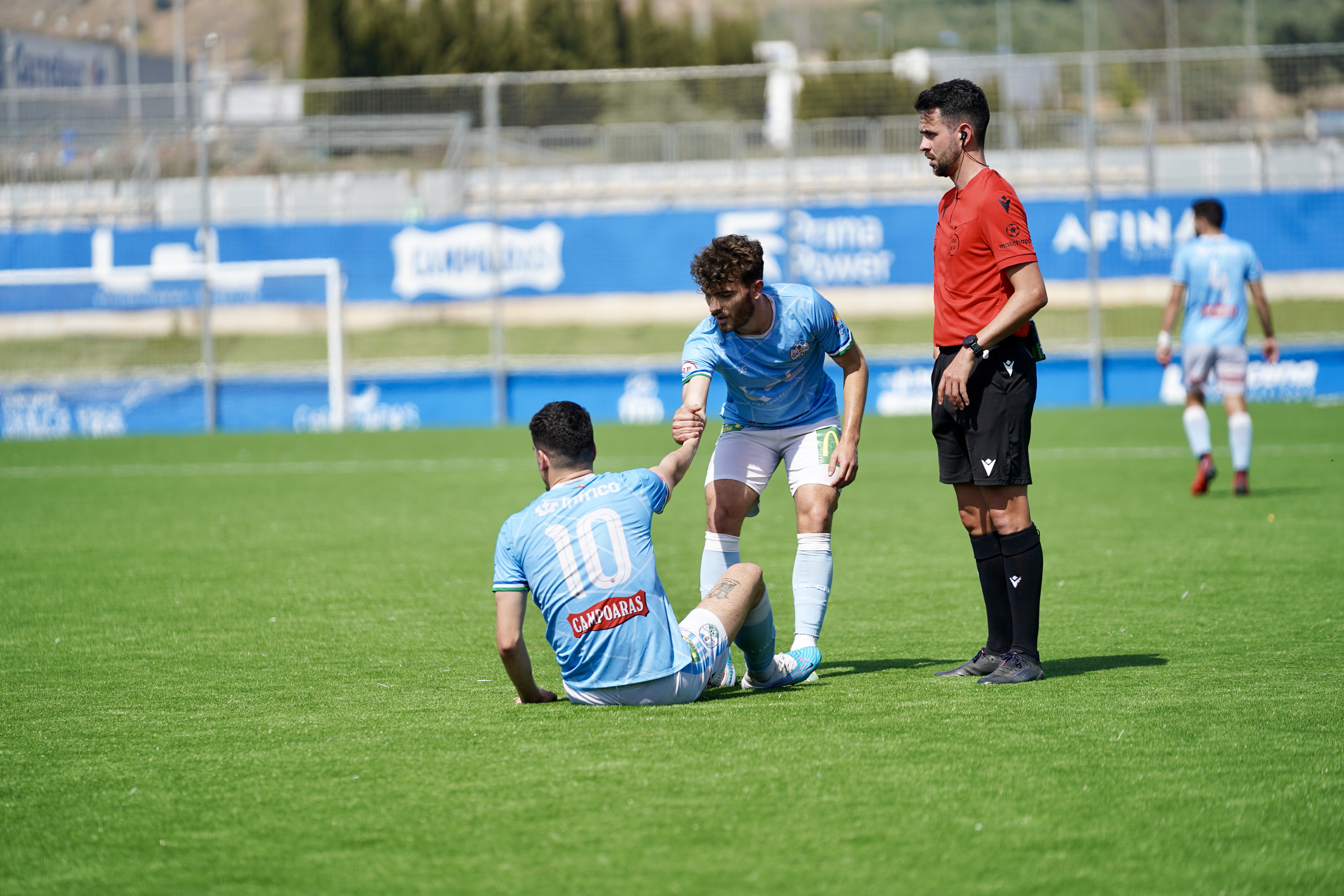 Triunfo agónico del C.D. Ciudad de Lucena en el duelo que le enfrentó al Conil  C.F. - Lucena Noticias