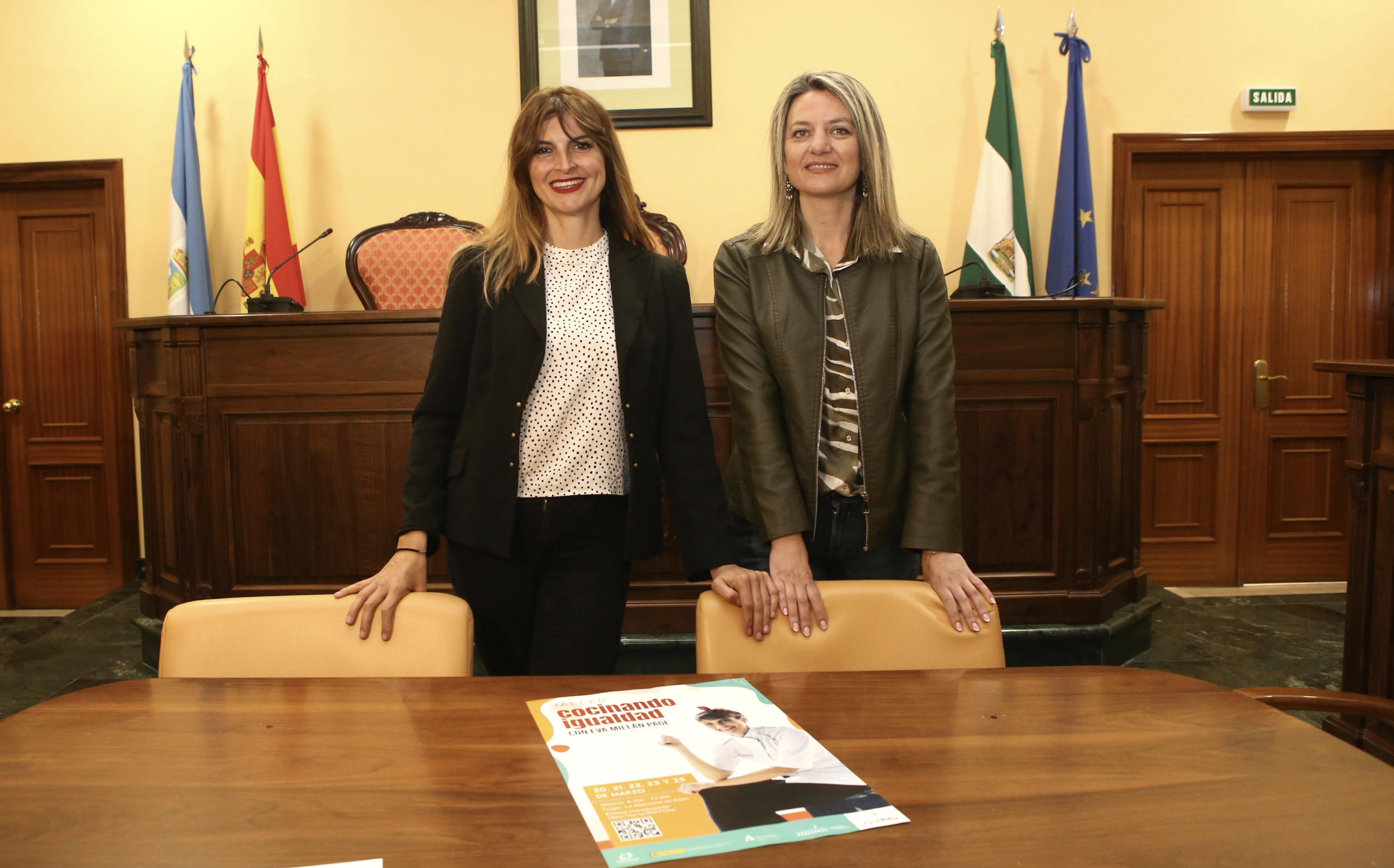 Eva Millán y Carmen Gallardo durante la presentación del taller ‘Cocinando igualdad’