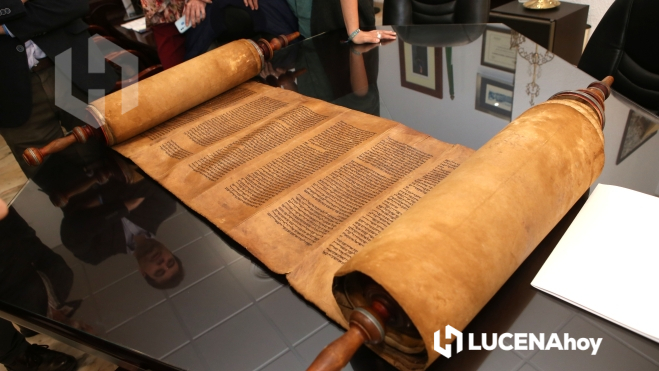 Torá cedida al Ayuntamiento de Lucena Torá cedida al Ayuntamiento de Lucena