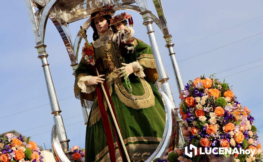 GALERÍA I: Una multitud recibe a la Virgen de Araceli en su llegada a Lucena en Romería de Bajada