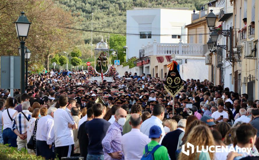 GALERÍA I: Una multitud recibe a la Virgen de Araceli en su llegada a Lucena en Romería de Bajada