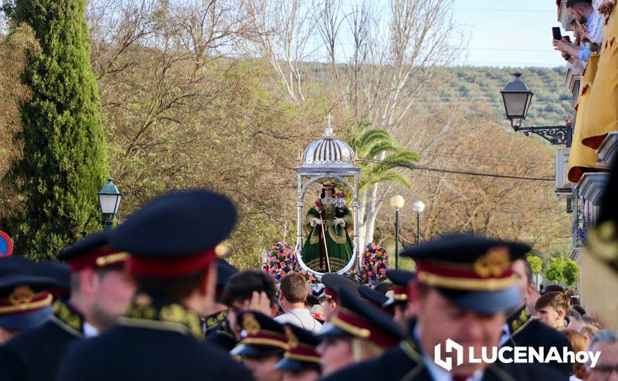 GALERÍA I: Una multitud recibe a la Virgen de Araceli en su llegada a Lucena en Romería de Bajada